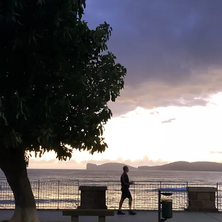 ゲストハウス Aigua アルゲーロ